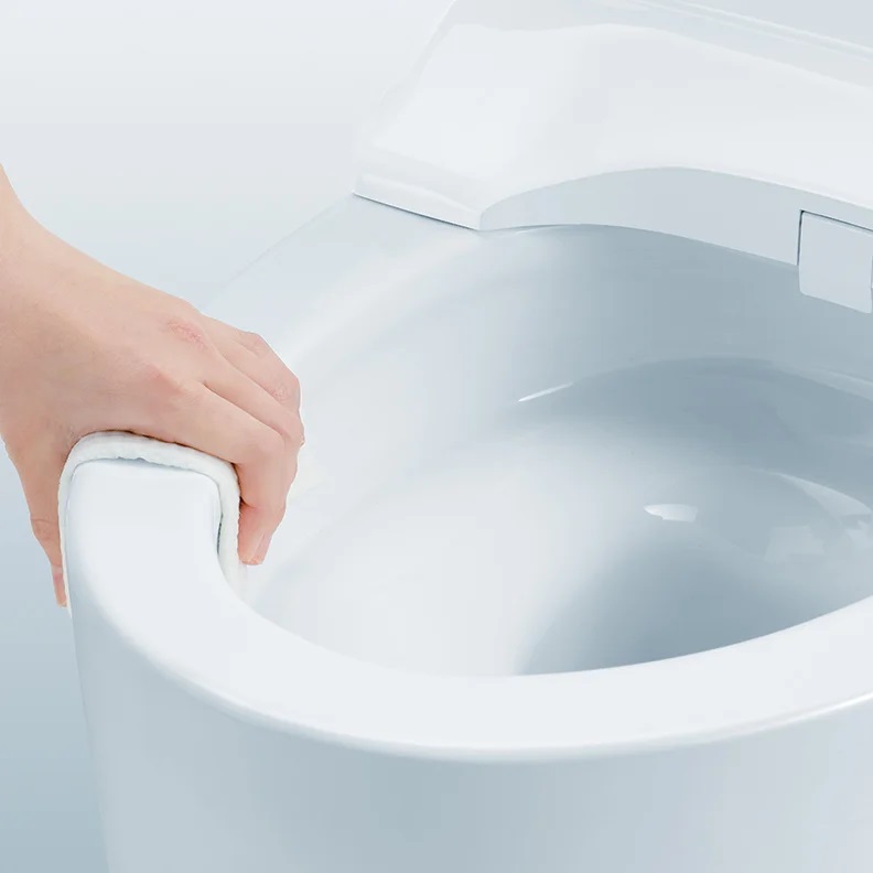 便器の掃除がしやすいフチなしデザインと滑らかな様子